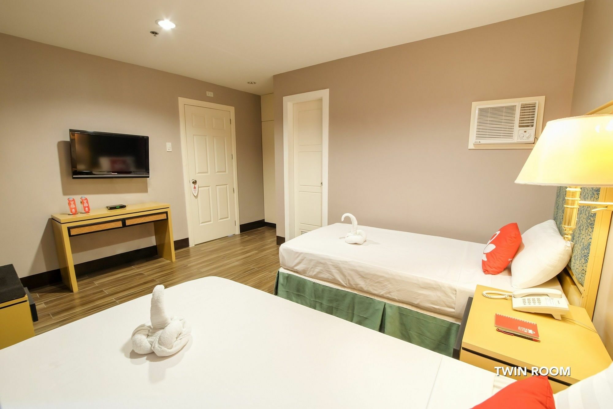 Zen Rooms Del Pilar Malate Manila Bagian luar foto